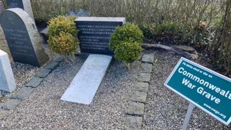 Vang Kirke - Flyvergrave - Commonwealth War Graves
